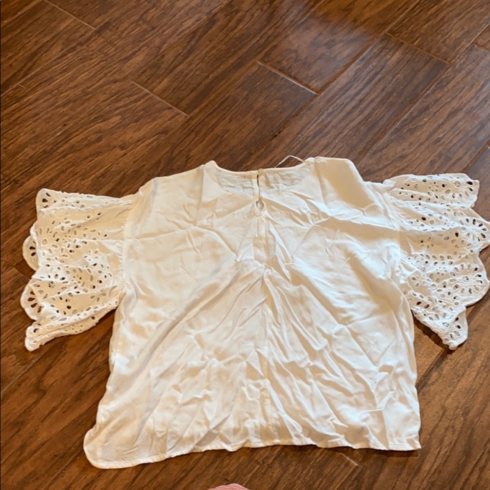 Cute Top - Picture 3 of 3